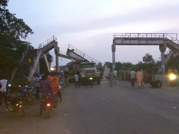 Pedestrian Bridge Collapses In Ikire, Osun State (Photo)